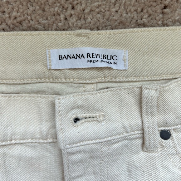 Banana Republic Cream Denim Shorts - Picture 4 of 7